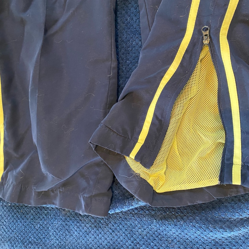 Three Hearts Lined Jogging Suit. Navy and Yellow. Sz Medium - Picture 6 of 10